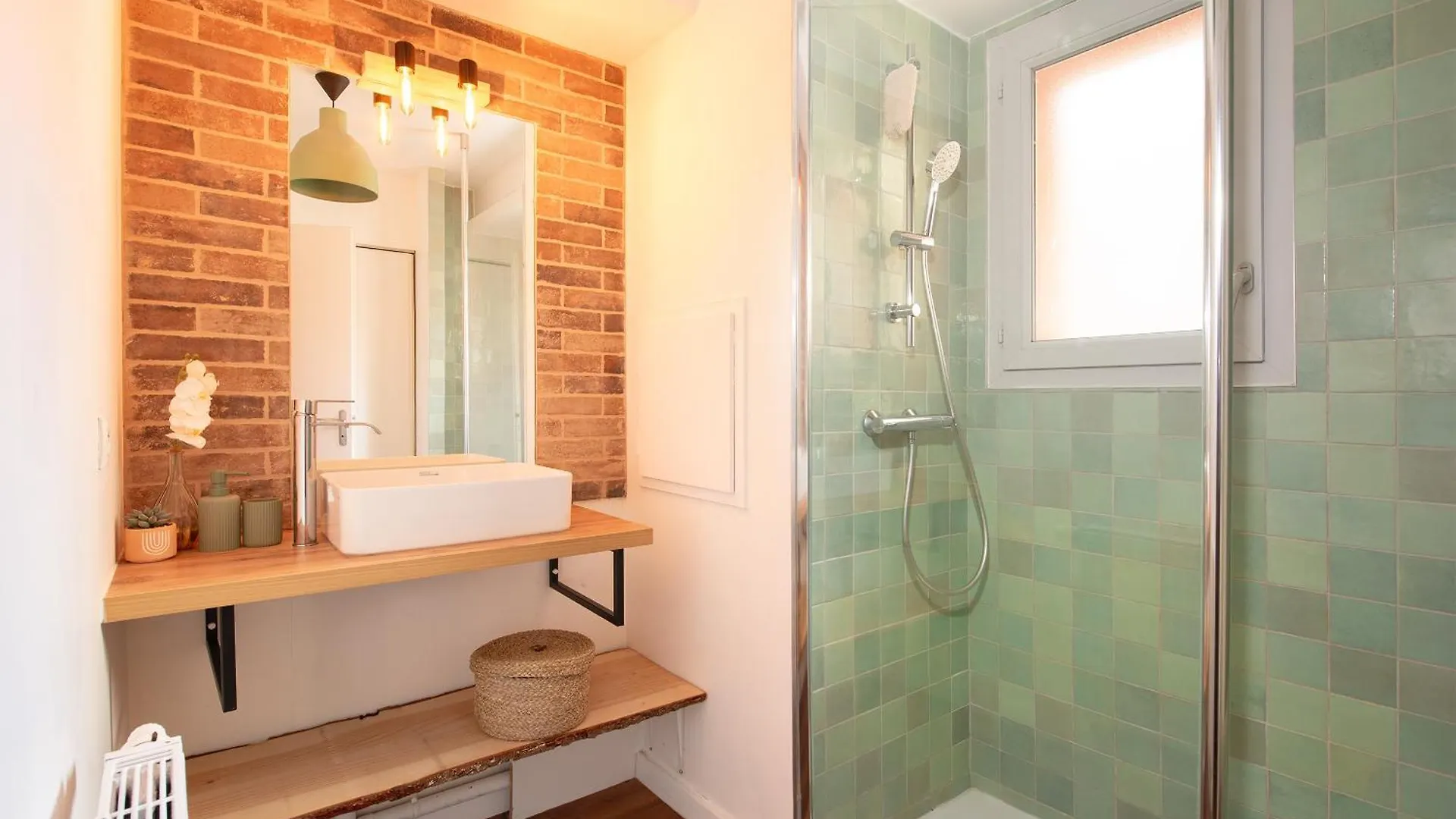 Oasis Cachee - Jacuzzi Et Cinema Apartman Toulouse 0*,  Franciaország