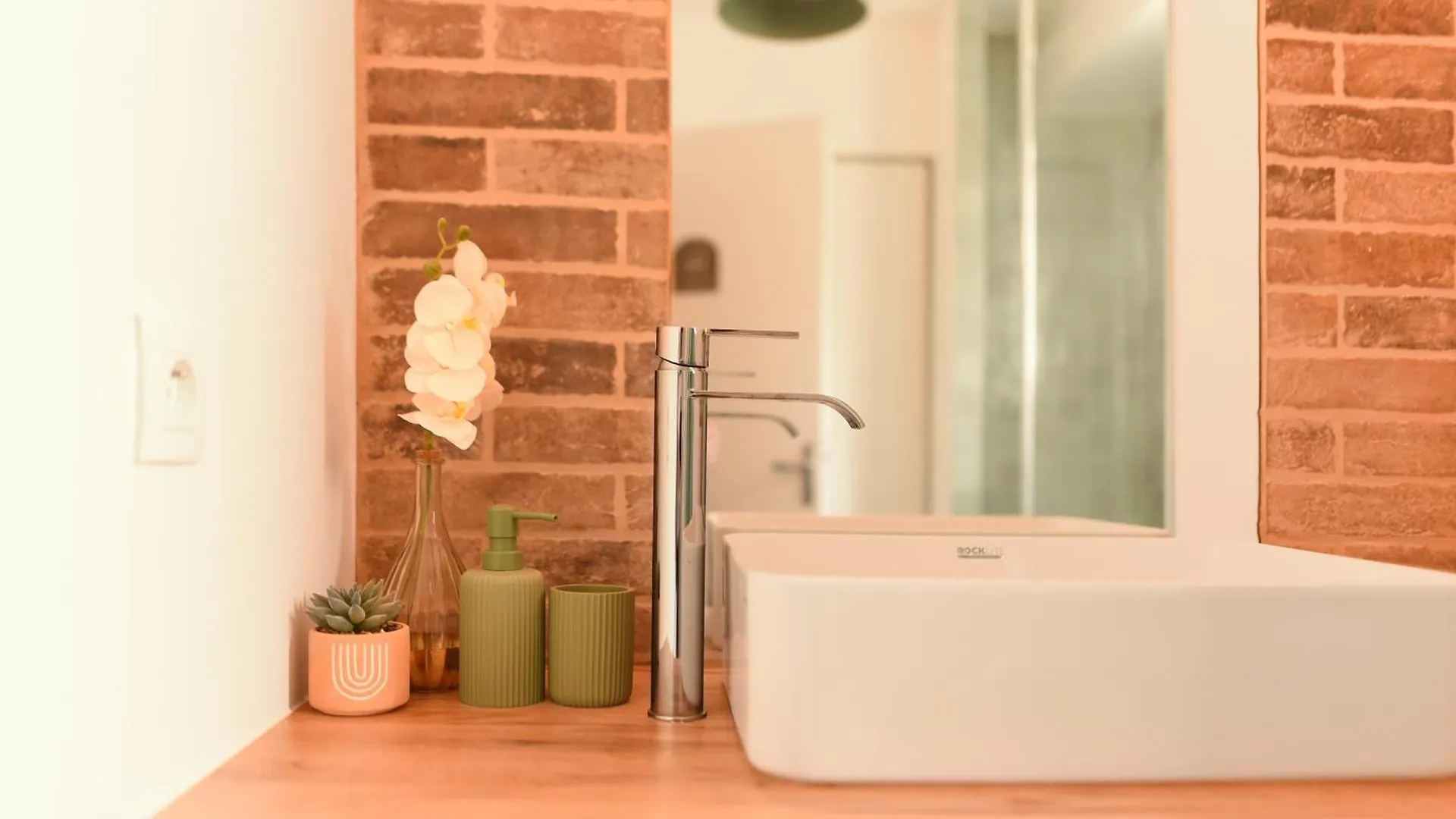 Oasis Cachee - Jacuzzi Et Cinema Apartman Toulouse Franciaország